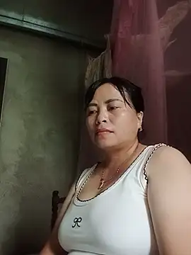 Snapshot of Lee_bee1 chatting on July 2026 06:07:01 AM Lee bee1 online show from July 2026 06:07:01 AM