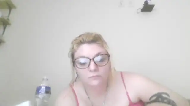 Snapshot of liltrinketgirl chatting on July 2026 08:56:02 PM liltrinketgirl online show from July 2026 08:56:02 PM