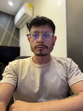Snapshot of andrewlopezz chatting on July 2026 09:41:02 PM andrewlopezz online show from July 2026 09:41:02 PM