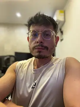 Snapshot of andrewlopezz chatting on July 2026 08:11:02 PM andrewlopezz online show from July 2026 08:11:02 PM