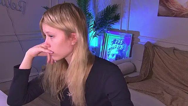 LanayaVerne online show from July 2026 09:55:01 AM