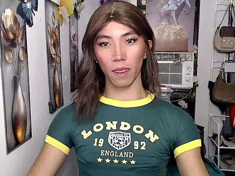 Snapshot of urasianfairyxx chatting on July 2026 12:00:01 PM urasianfairyxx online show from July 2026 12:00:01 PM