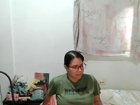 Snapshot of Rosu_86 chatting on July 2026 02:10:01 PM Rosu 86 online show from July 2026 02:10:01 PM