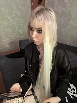 Snapshot of Sindy-Lou chatting on July 2026 10:19:02 AM Sindy-Lou online show from July 2026 10:19:02 AM