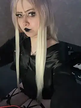 Snapshot of Sindy-Lou chatting on July 2026 10:25:02 PM Sindy-Lou online show from July 2026 10:25:02 PM