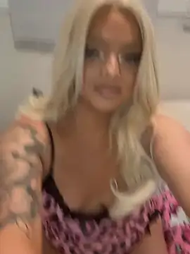 Snapshot of angelinpinkxo chatting on July 2026 07:28:02 PM angelinpinkxo online show from July 2026 07:28:02 PM
