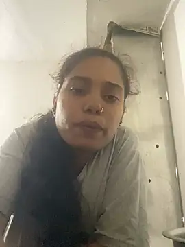 Diamond-girl143 online show from July 2026 02:41:01 PM