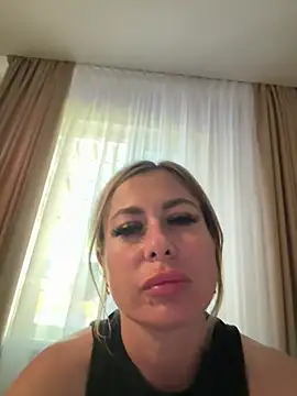 Snapshot of little_berry77 chatting on July 2026 09:56:02 AM little berry77 online show from July 2026 09:56:02 AM