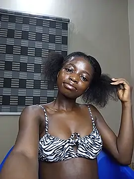 petiteebonyxx online show from July 2026 08:00:01 PM