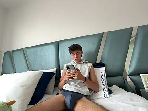 Snapshot of ItsJuanLuxxOficial chatting on July 2026 06:24:02 PM ItsJuanLuxxOficial online show from July 2026 06:24:02 PM