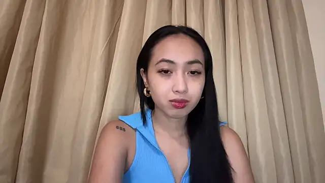 Snapshot of RisaBongartz chatting on July 2026 05:43:01 AM RisaBongartz online show from July 2026 05:43:01 AM