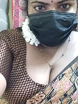 Snapshot of Floraa-Queen chatting on July 2026 12:40:01 PM Floraa-Queen online show from July 2026 12:40:01 PM