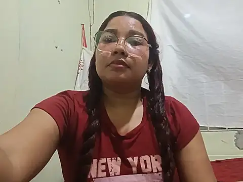 Snapshot of Stella_rouge chatting on July 2026 02:06:02 AM Stella rouge online show from July 2026 02:06:02 AM