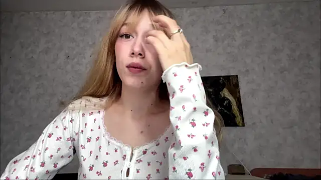AriaFlyFerrari online show from July 2026 07:00:02 AM