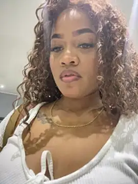 Snapshot of riri_brunnete chatting on May 2026 02:50:02 AM riri brunnete online show from May 2026 02:50:02 AM
