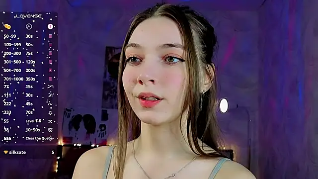 Snapshot of Aura_Lune_ chatting on July 2026 04:04:02 PM Aura Lune online show from July 2026 04:04:02 PM