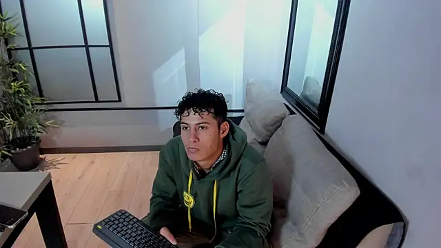 Snapshot of angelsilva_ chatting on July 2026 11:52:02 AM angelsilva online show from July 2026 11:52:02 AM