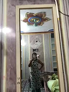 Snapshot of Hye_Dipikaa chatting on July 2026 05:56:01 PM Hye Dipikaa online show from July 2026 05:56:01 PM