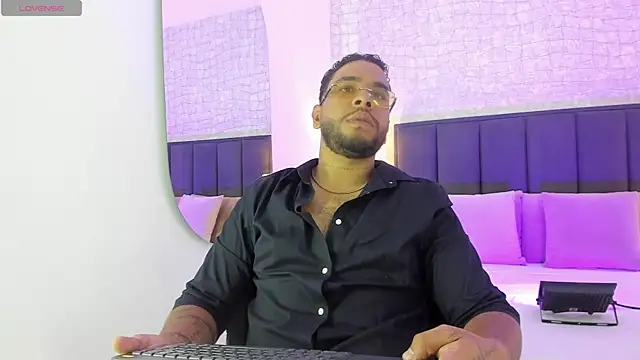 Jacksson Miller  online show from August 2026 10:02:01 PM