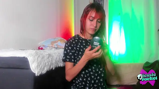 jessierocketx online show from December 2025 07:30:02 PM