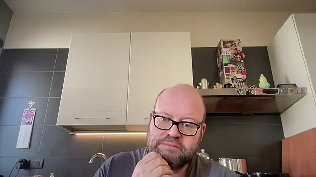 theitalianbear online show from April 2026 11:22:02 AM