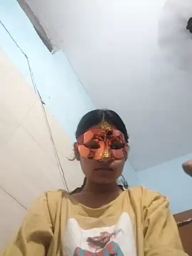 Snapshot of Queen-Rakhi chatting on August 2026 06:00:01 PM Queen-Rakhi online show from August 2026 06:00:01 PM
