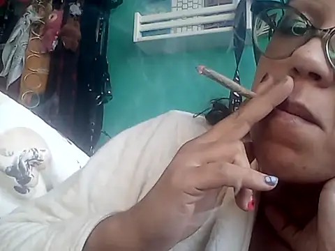 Snapshot of claracrocodilo chatting on July 2026 12:34:01 PM claracrocodilo online show from July 2026 12:34:01 PM