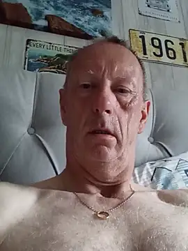 Snapshot of degsyjohn chatting on July 2026 06:22:01 AM degsyjohn online show from July 2026 06:22:01 AM