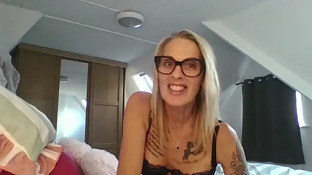 Snapshot of Busty-MorganXX chatting on July 2026 05:23:01 PM Busty-MorganXX online show from July 2026 05:23:01 PM