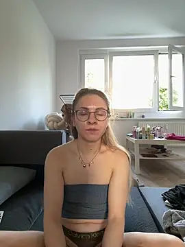 Amelie wild online show from August 2026 03:54:01 PM