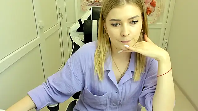 BrielleStorm online show from August 2026 06:05:02 AM