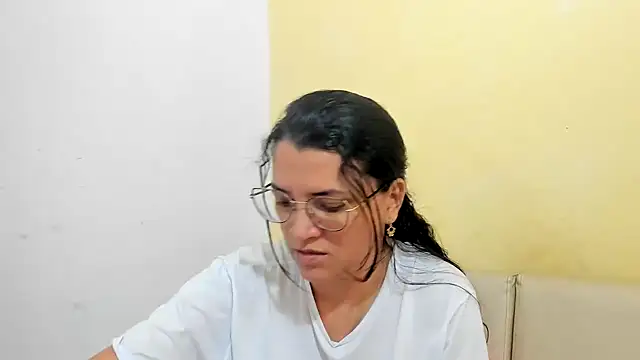 Snapshot of MARILYN_GARCIA chatting on April 2026 01:41:01 PM MARILYN GARCIA online show from April 2026 01:41:01 PM