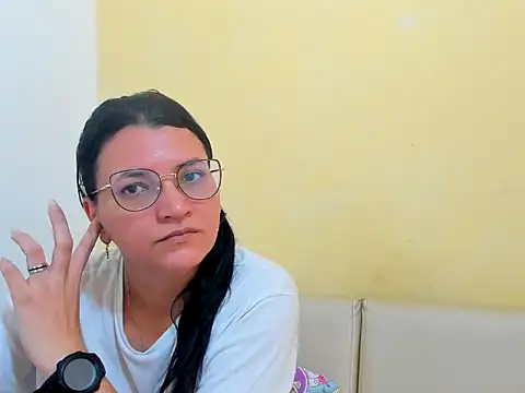 Snapshot of MARILYN_GARCIA chatting on April 2026 03:31:02 PM MARILYN GARCIA online show from April 2026 03:31:02 PM