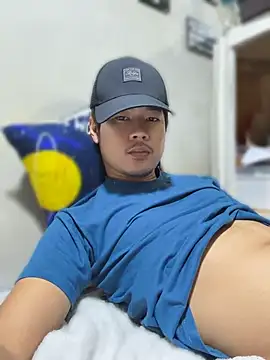 Snapshot of chinito_04 chatting on August 2026 12:23:01 AM chinito 04 online show from August 2026 12:23:01 AM