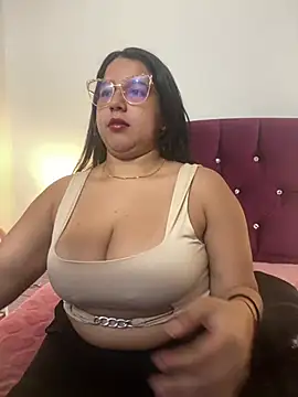 Snapshot of shara_ chatting on January 2025 03:31:01 AM shara  online show from January 2025 03:31:01 AM