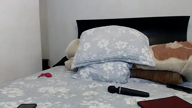 leanna23 online show from February 2025 10:37:02 AM