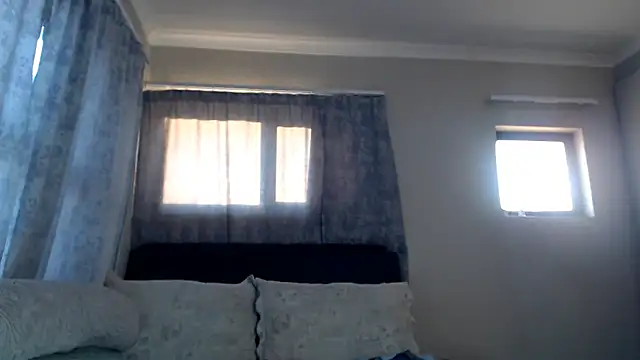 leanna23 online show from October 2025 04:00:02 AM