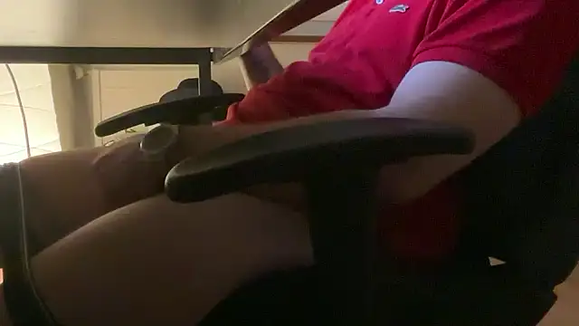 Snapshot of carlooos12 chatting on February 2026 05:33:01 PM carlooos12 online show from February 2026 05:33:01 PM