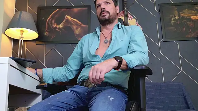 ChrisKox online show from November 2025 07:45:01 PM