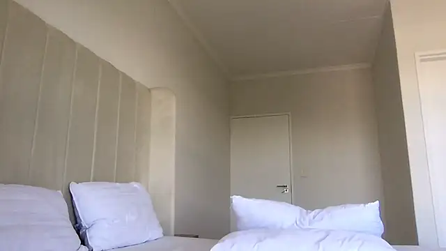 xBUSTY CANDYx online show from January 2025 09:08:01 AM