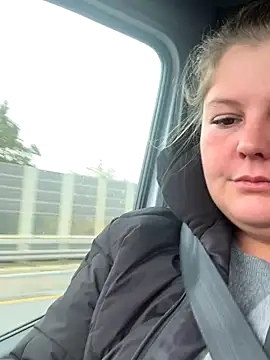 Snapshot of BootyLola chatting on October 2025 09:33:01 AM BootyLola online show from October 2025 09:33:01 AM