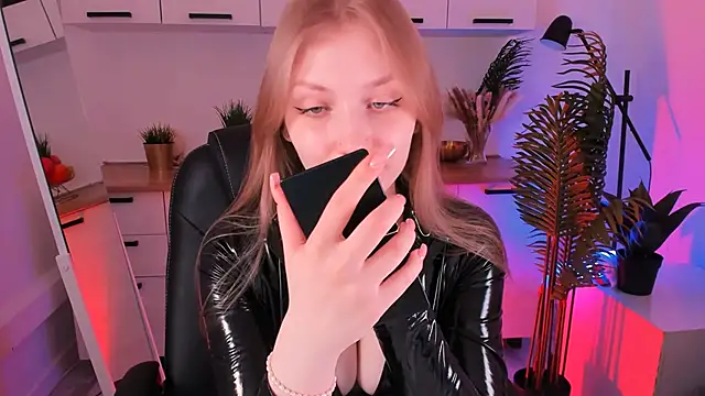 Snapshot of DakotaMabs chatting on March 2026 07:58:02 AM DakotaMabs online show from March 2026 07:58:02 AM