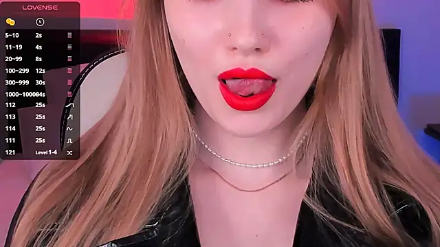 Snapshot of DakotaMabs chatting on April 2026 12:10:01 PM DakotaMabs online show from April 2026 12:10:01 PM