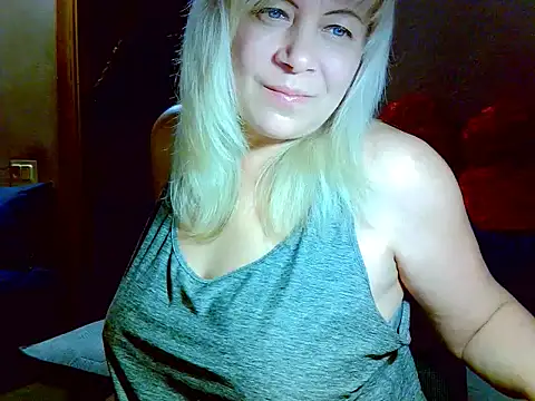 AgoniA7 online show from May 2026 06:02:01 PM