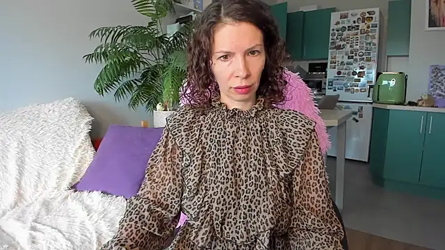 Snapshot of ChristinaGlory chatting on May 2026 08:33:02 AM ChristinaGlory online show from May 2026 08:33:02 AM
