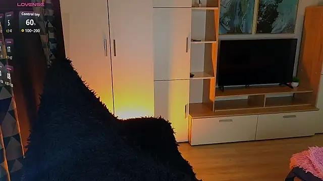 Snapshot of MilanaOmg chatting on April 2026 07:00:01 PM MilanaOmg online show from April 2026 07:00:01 PM