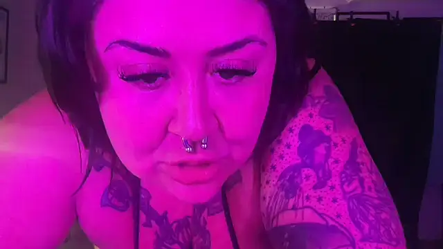 Snapshot of Sad1st1kSadie chatting on April 2026 10:12:02 PM Sad1st1kSadie online show from April 2026 10:12:02 PM