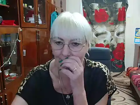 Snapshot of JenaCheim chatting on December 2024 07:00:01 AM JenaCheim online show from December 2024 07:00:01 AM