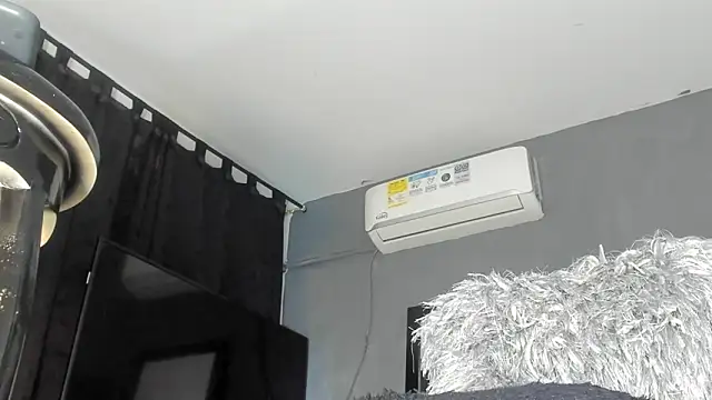 Snapshot of SandraGoldstein chatting on March 2026 10:35:01 PM SandraGoldstein online show from March 2026 10:35:01 PM