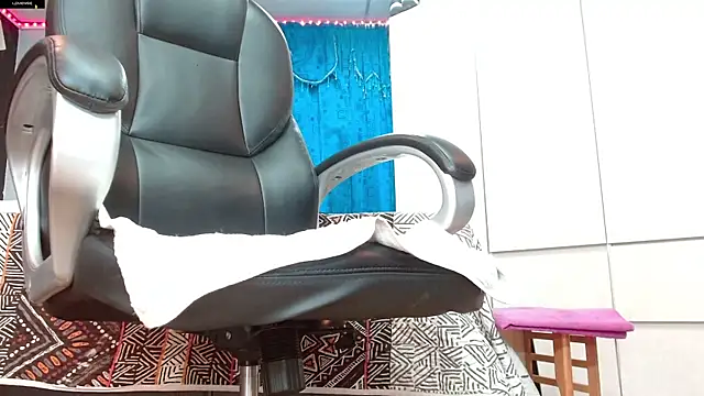 khloeHermaprodit3 online show from February 2026 08:42:02 PM